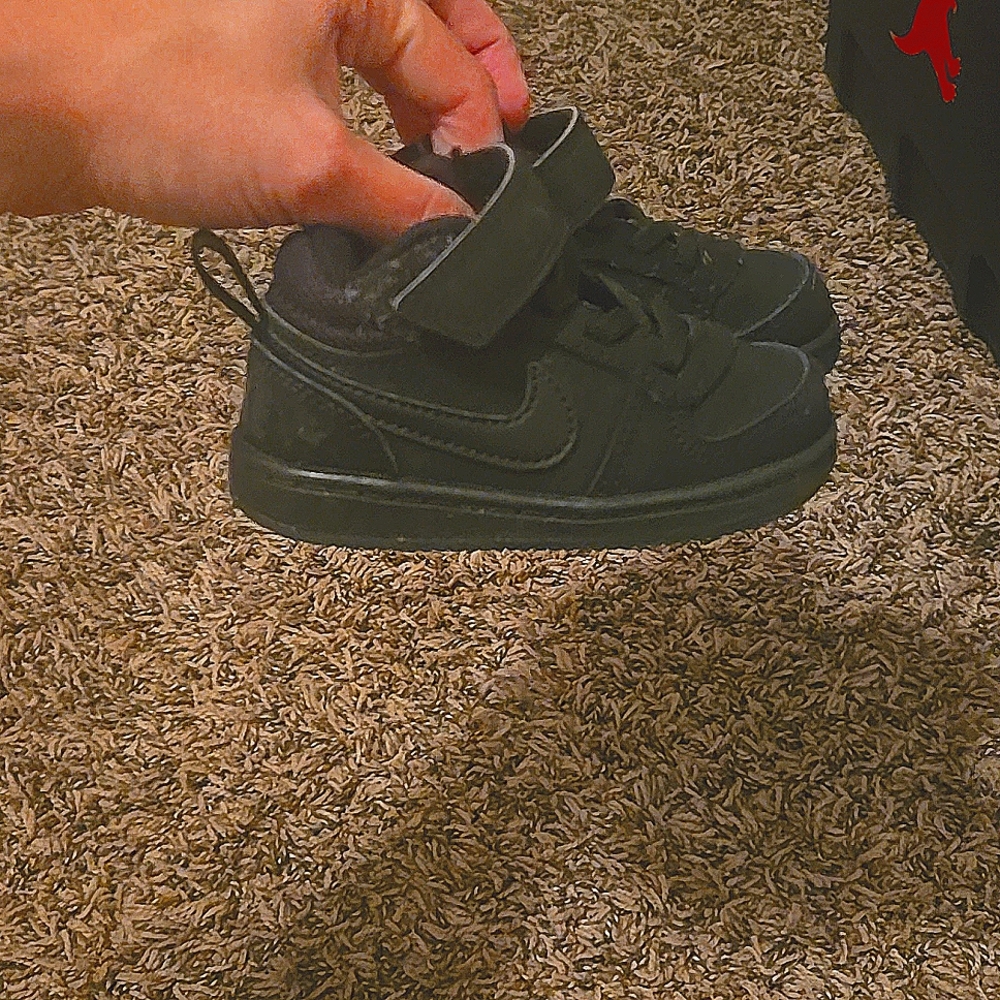Size 4 nike